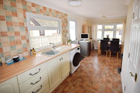 2 bedroom Park home for sale in Kingfisher Drive, Skegness, PE25