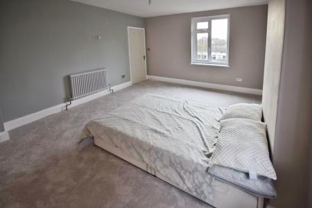 6 bedroom Detached house for sale in Sandbeck Avenue, Skegness, PE25