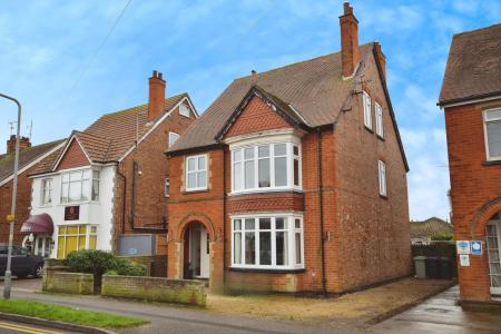 6 bedroom Detached house for sale in Sandbeck Avenue, Skegness, PE25