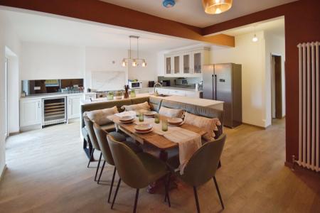 6 bedroom Detached house for sale in Sandbeck Avenue, Skegness, PE25