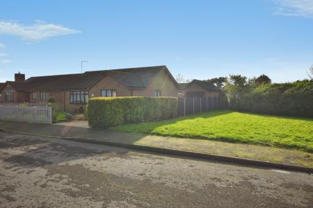 2 bedroom Bungalow for sale in Thames Close, Hogsthorpe, PE24