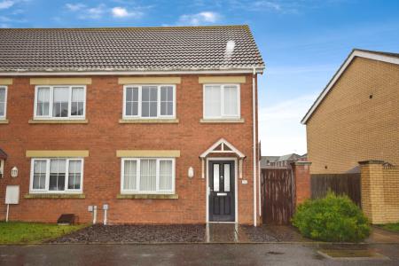 3 bedroom End of terrace house for sale in Churchill Avenue, Skegness, PE25