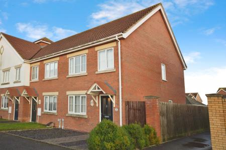 3 bedroom End of terrace house for sale in Churchill Avenue, Skegness, PE25