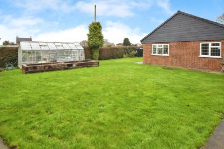 4 bedroom Bungalow for sale in Wainfleet Road, Irby In The Marsh, PE24
