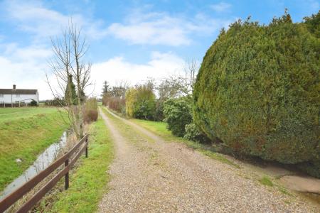 4 bedroom Bungalow for sale in Wainfleet Road, Irby In The Marsh, PE24