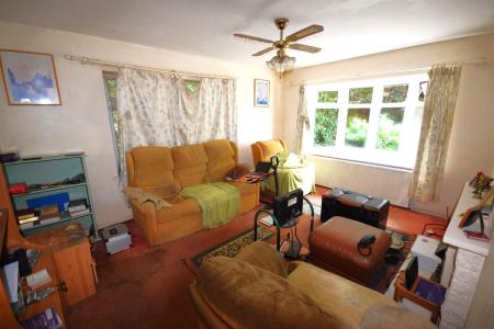 3 bedroom Bungalow for sale in Toynton St Peter, Spilsby, PE23