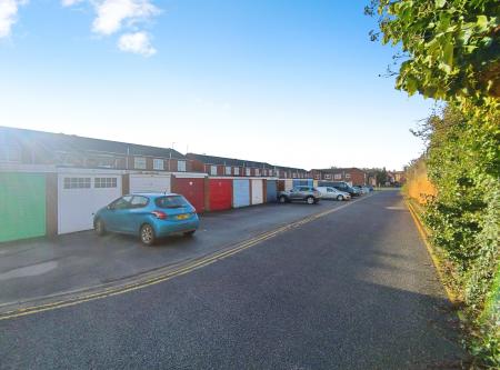 2 bedroom Flat for sale in North Parade, Skegness, PE25