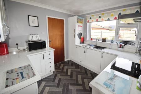 2 bedroom Detached bungalow for sale in Thames Close, Hogsthorpe, PE24
