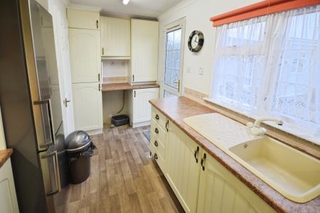 2 bedroom Park home for sale in Aylesbury Drive, Skegness, PE25