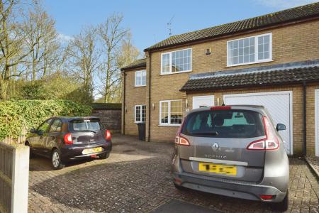 Royal Arthur Close, Skegness, PE25