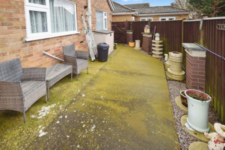 2 bedroom Bungalow for sale in Old Chapel Lane, Burgh Le Marsh, PE24