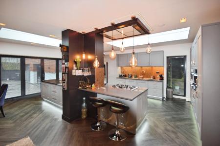 4 bedroom Detached house for sale in Scarbrough Avenue, Skegness, PE25