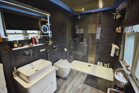 4 bedroom Detached house for sale in Scarbrough Avenue, Skegness, PE25