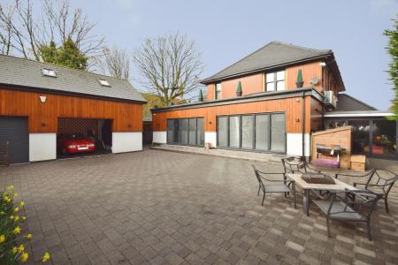 4 bedroom Detached house for sale in Scarbrough Avenue, Skegness, PE25