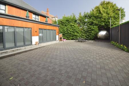 4 bedroom Detached house for sale in Scarbrough Avenue, Skegness, PE25