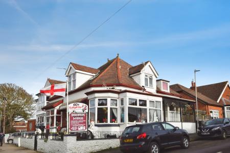 8 bedroom Guest House for sale in 103 Drummond Road, Skegness, PE25