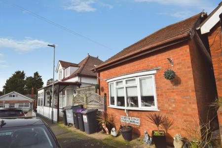 8 bedroom Guest House for sale in 103 Drummond Road, Skegness, PE25