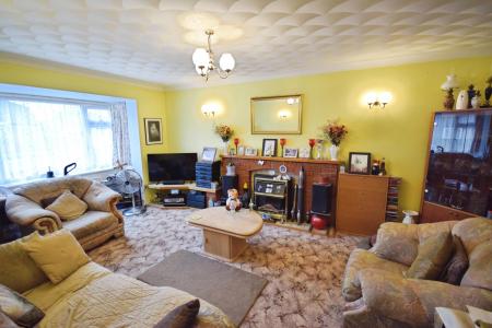 2 bedroom Detached bungalow for sale in Beacon Park Drive, Skegness, PE25