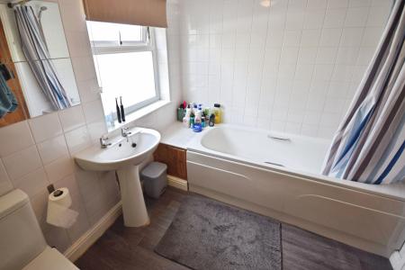 2 bedroom Terraced House for sale in High Street, Burgh Le Marsh, PE24