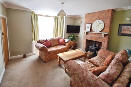 2 bedroom Terraced House for sale in High Street, Burgh Le Marsh, PE24