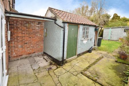 2 bedroom Terraced House for sale in High Street, Burgh Le Marsh, PE24