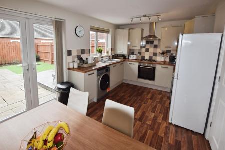 3 bedroom End of terrace house for sale in Belton Park Road, Skegness, PE25