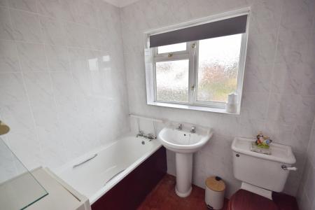 3 bedroom Semi-detached house for sale in Lincoln Green, Skegness, PE25