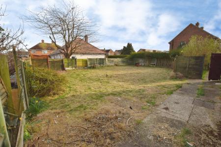 3 bedroom Semi-detached house for sale in Lincoln Green, Skegness, PE25