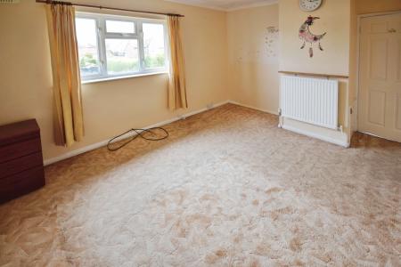 3 bedroom Semi-detached house for sale in Lincoln Green, Skegness, PE25