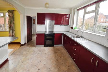 3 bedroom Semi-detached house for sale in Lincoln Green, Skegness, PE25