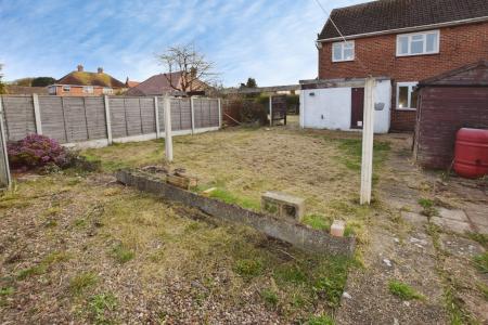 3 bedroom Semi-detached house for sale in Lincoln Green, Skegness, PE25