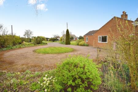 3 bedroom Bungalow for sale in Low Road, Friskney, PE22