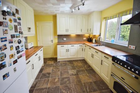 3 bedroom Bungalow for sale in Low Road, Friskney, PE22