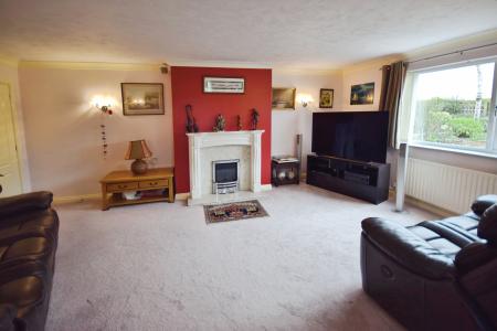 3 bedroom Bungalow for sale in Low Road, Friskney, PE22