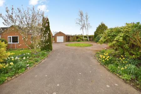 3 bedroom Bungalow for sale in Low Road, Friskney, PE22