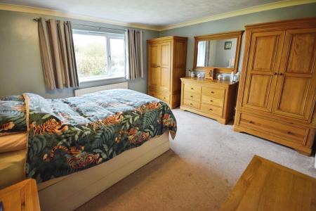 3 bedroom Bungalow for sale in Low Road, Friskney, PE22