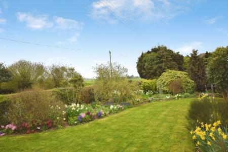 3 bedroom Bungalow for sale in Low Road, Friskney, PE22