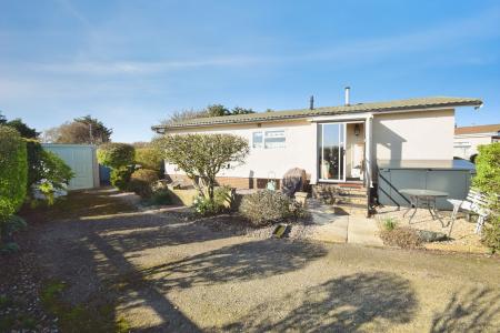 2 bedroom Park home for sale in Kingfisher Drive, Skegness, PE25