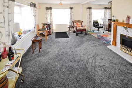 2 bedroom Park home for sale in Kingfisher Drive, Skegness, PE25