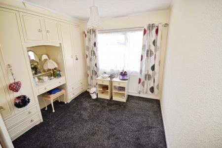 2 bedroom Park home for sale in Kingfisher Drive, Skegness, PE25