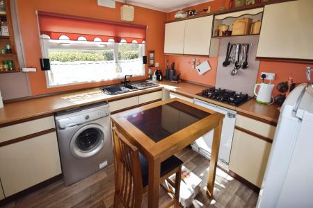 2 bedroom Park home for sale in Kingfisher Drive, Skegness, PE25