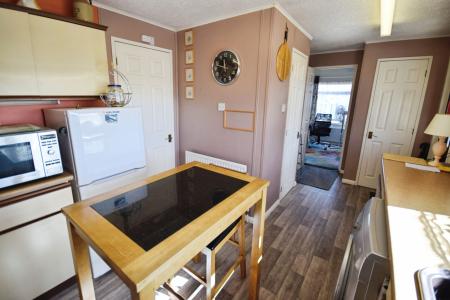 2 bedroom Park home for sale in Kingfisher Drive, Skegness, PE25