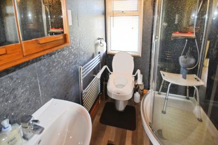 2 bedroom Park home for sale in Kingfisher Drive, Skegness, PE25