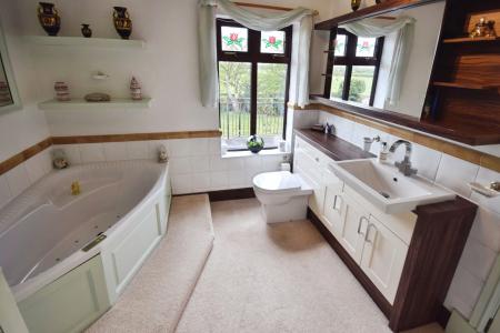 3 bedroom Detached house for sale in Bratoft Lane, Burgh Le Marsh, PE24