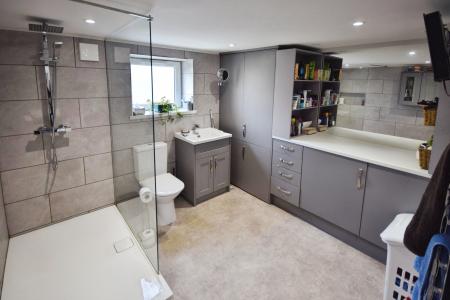 5 bedroom Flat for sale in High Street, Hogsthorpe, PE24