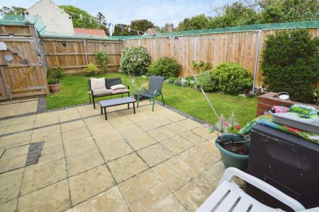 5 bedroom Flat for sale in High Street, Hogsthorpe, PE24