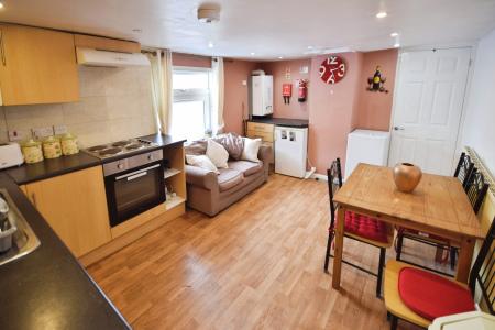 5 bedroom Flat for sale in High Street, Hogsthorpe, PE24