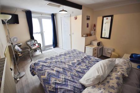 5 bedroom Flat for sale in High Street, Hogsthorpe, PE24