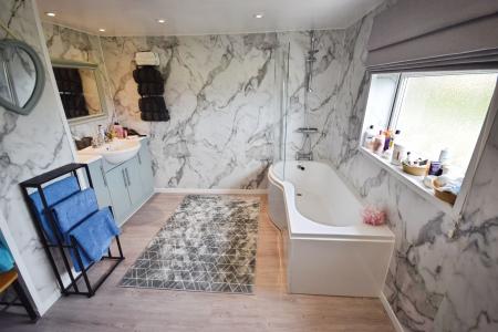 5 bedroom Flat for sale in High Street, Hogsthorpe, PE24