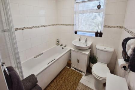 2 bedroom Bungalow for sale in Hall Lane, Burgh Le Marsh, PE24